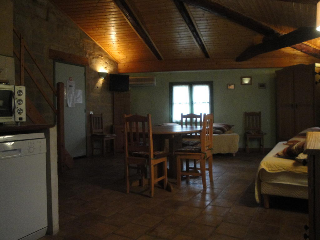 Вілла Bastide De La Treille Montaren-et-Saint-Mediers Номер фото