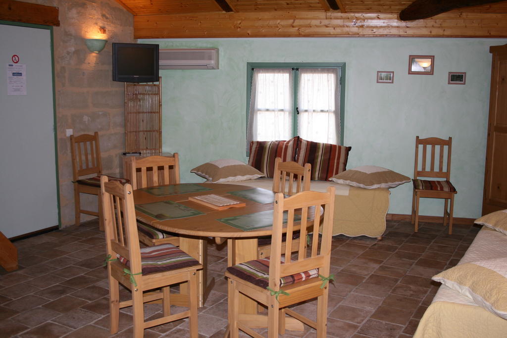 Вілла Bastide De La Treille Montaren-et-Saint-Mediers Номер фото