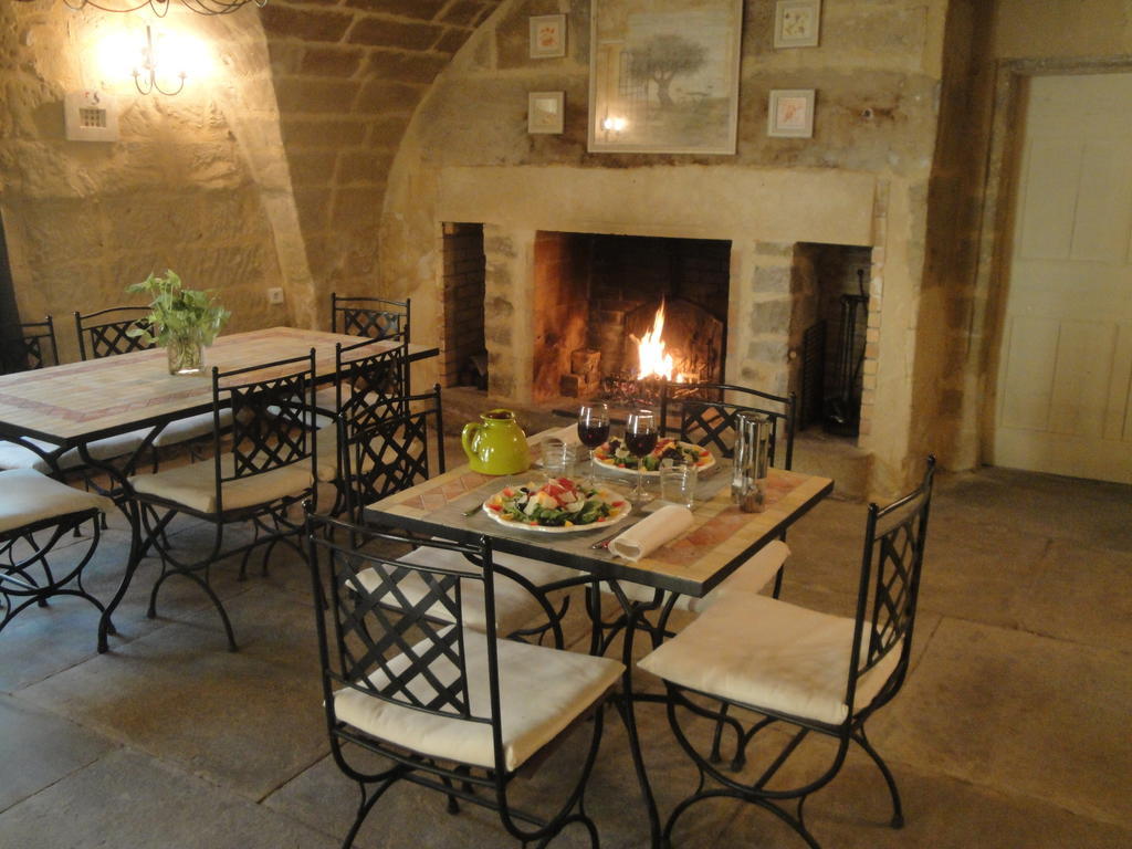 Вілла Bastide De La Treille Montaren-et-Saint-Mediers Номер фото